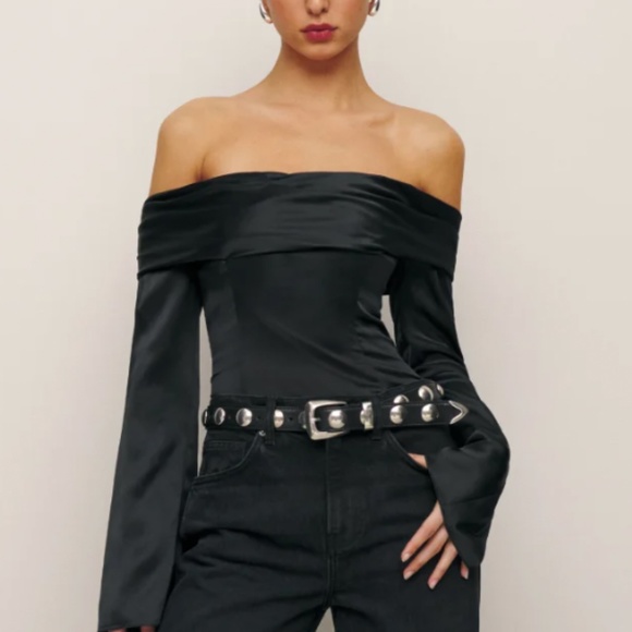 ✨ SALE✨ NWT Reformation Niri Silk Top - Black - Picture 1 of 6